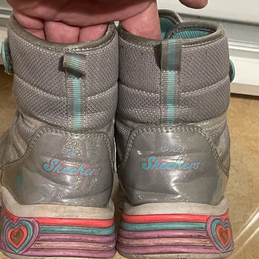 SKECHERS  Lights up Sweetheart Lights - Love to Shine Boots Girl's Size 2 Shoes